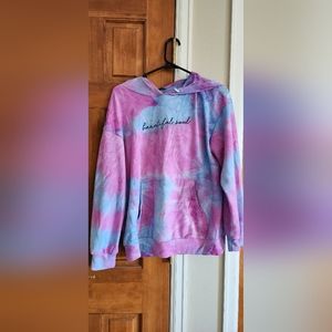 Light weight pullover